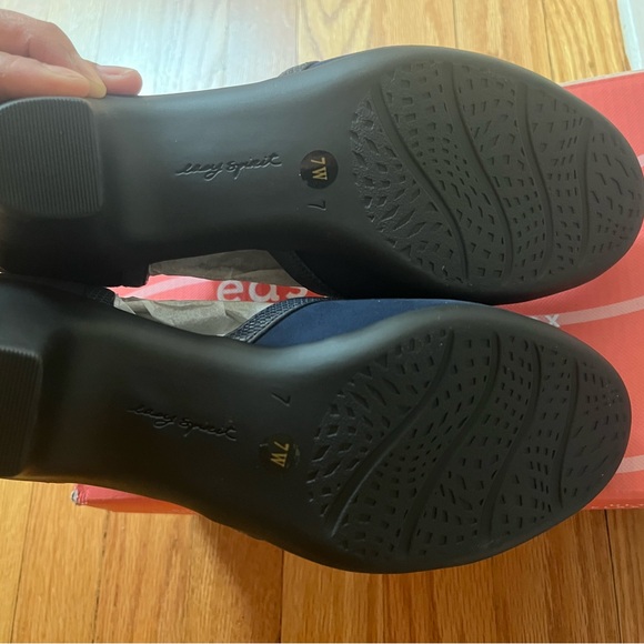 Easy Spirit Cara Women's Navy T-Strap Heels 7W - Picture 6 of 7